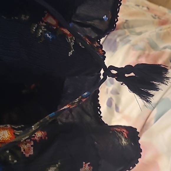 Gauzy Navy Flower Top - Picture 5 of 5